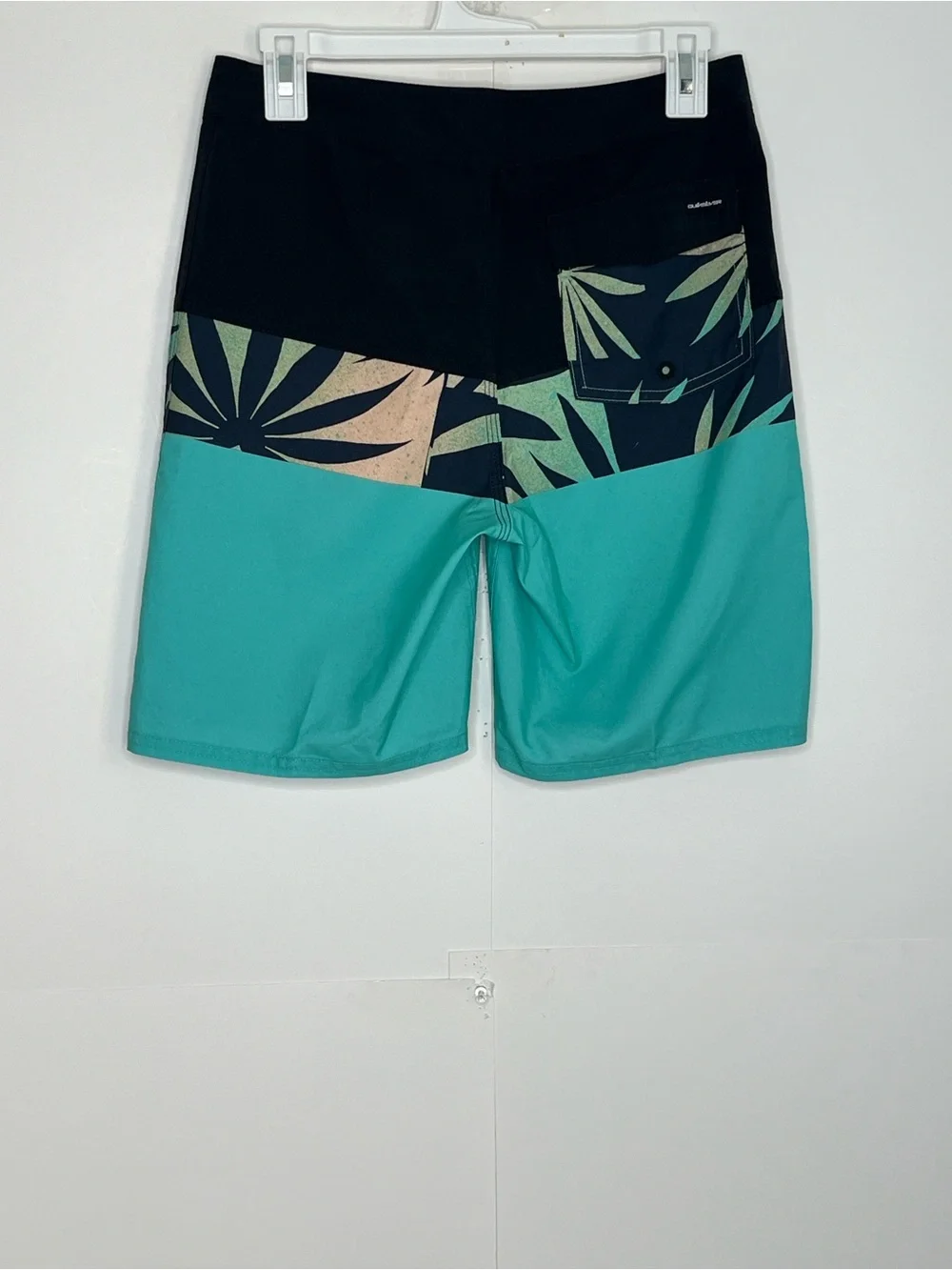 Quicksilver Boys Board Shorts Size 28